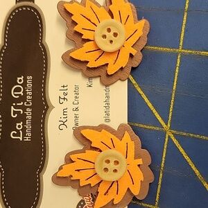 La Ti Da Handmade Leaves Leaf 3 Layer w Button Fall Autumn Thanksgiving Orange